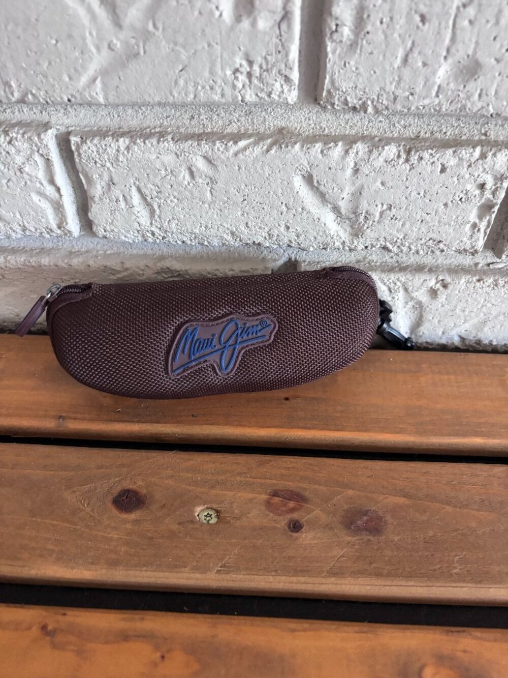 Maui Jim Brown Fabric Semi-Hard Case for Glasses/Sunglasses Zipper Clip